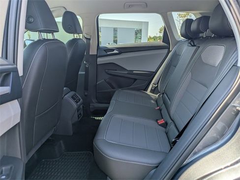 Used 2024 Volkswagen Taos SE image 14