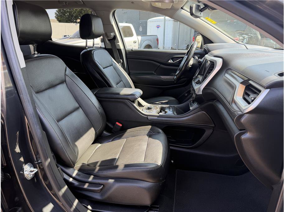 Used 2020 GMC Acadia SLT w/ Driver Alert Package II FWD image 18
