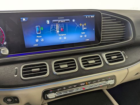Used 2025 Mercedes-Benz GLS 450 4MATIC image 44