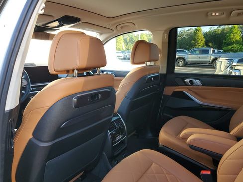 Used 2025 BMW X7 xDrive40i w/ Executive Package AWD/4WD image 9