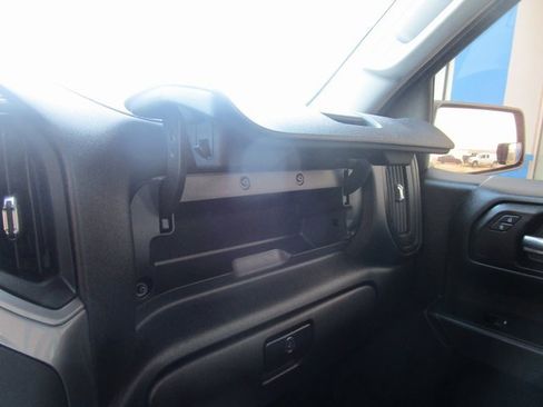 Used 2020 Chevrolet Silverado 1500 Custom w/ Custom Value Package image 15