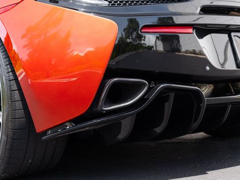 Used 2018 McLaren 570S RWD image 27