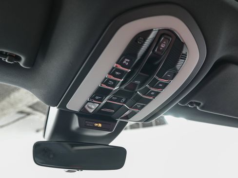 Used 2023 Porsche Macan image 24