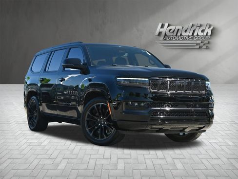Used 2022 Jeep Grand Wagoneer Series II AWD/4WD image 2