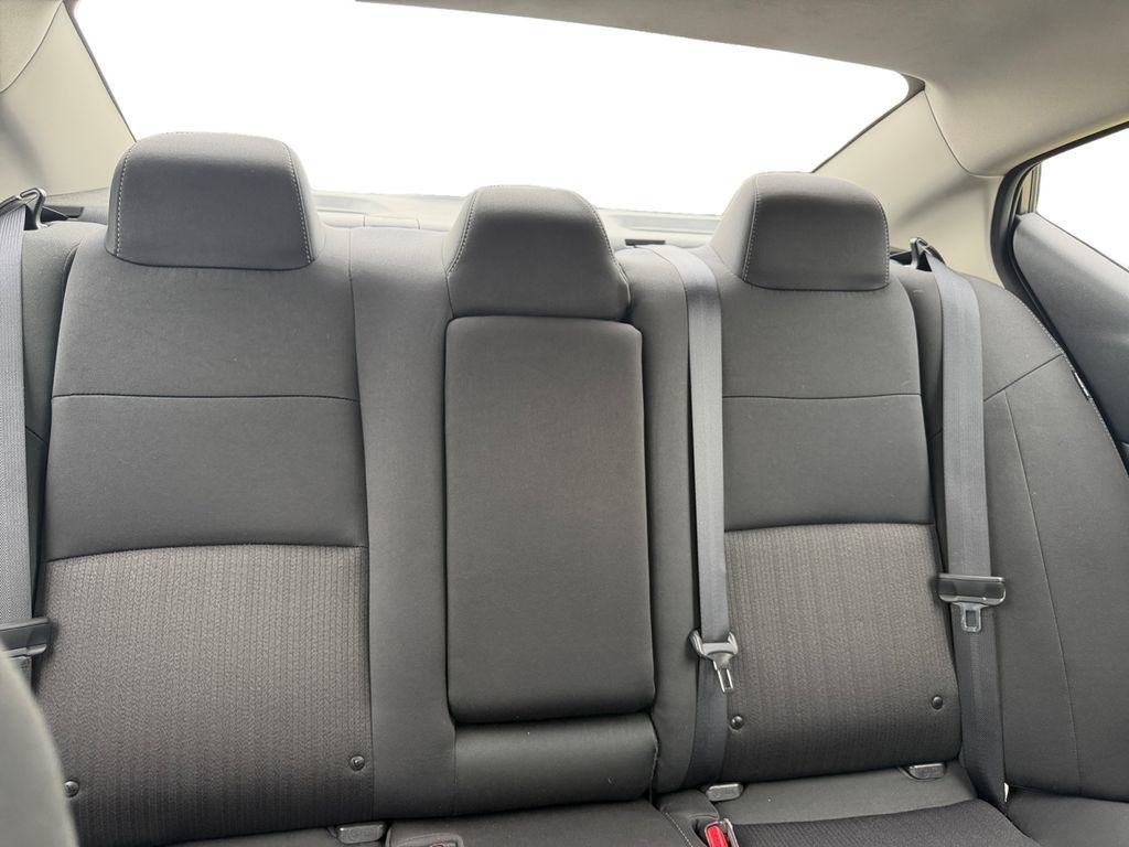 Used 2025 Nissan Altima 2.5 SV FWD image 12
