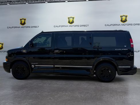 Used 2019 GMC Savana 2500 RWD image 2