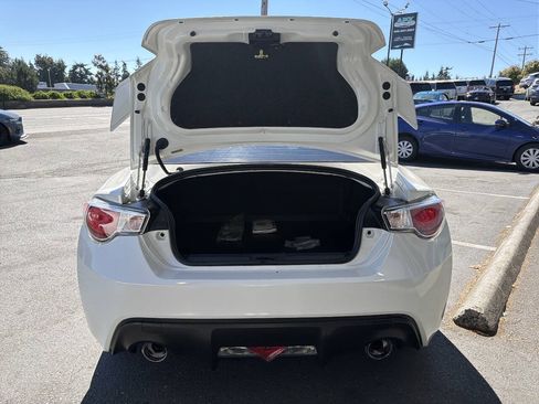 Used 2015 Subaru BRZ Limited w/ Popular Package #1B RWD image 6