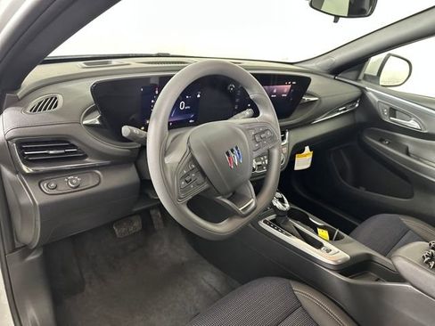 Used 2026 Buick Envista Preferred image 13