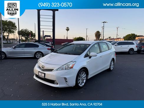 Used 2014 Toyota Prius V Five image 1