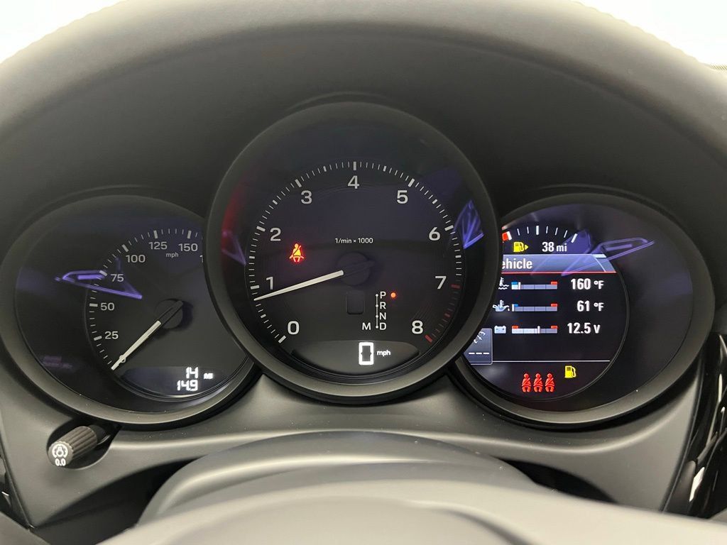 Used 2026 Porsche Macan AWD/4WD image 10