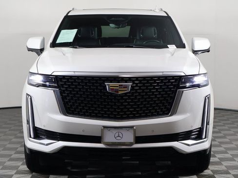 Used 2021 Cadillac Escalade Premium Luxury image 2