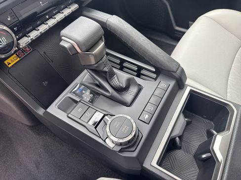 New 2026 Toyota Tacoma Limited AWD/4WD image 32