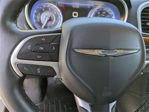 Used 2016 Chrysler 300 Limited image 16