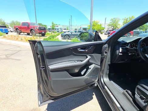 Used 2023 Audi Q8 Premium Plus w/ Premium Plus Package AWD/4WD image 9
