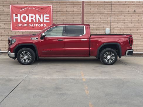 Used 2022 GMC Sierra 1500 SLT w/ Max Trailering Package AWD/4WD image 2
