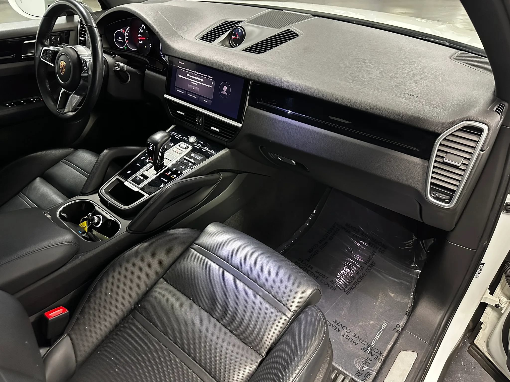 Used 2022 Porsche Cayenne w/ Premium Package AWD/4WD image 24