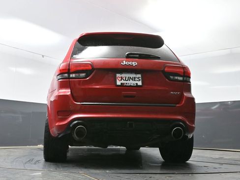 Used 2014 Jeep Grand Cherokee SRT8 w/ Luxury Group II AWD/4WD image 31