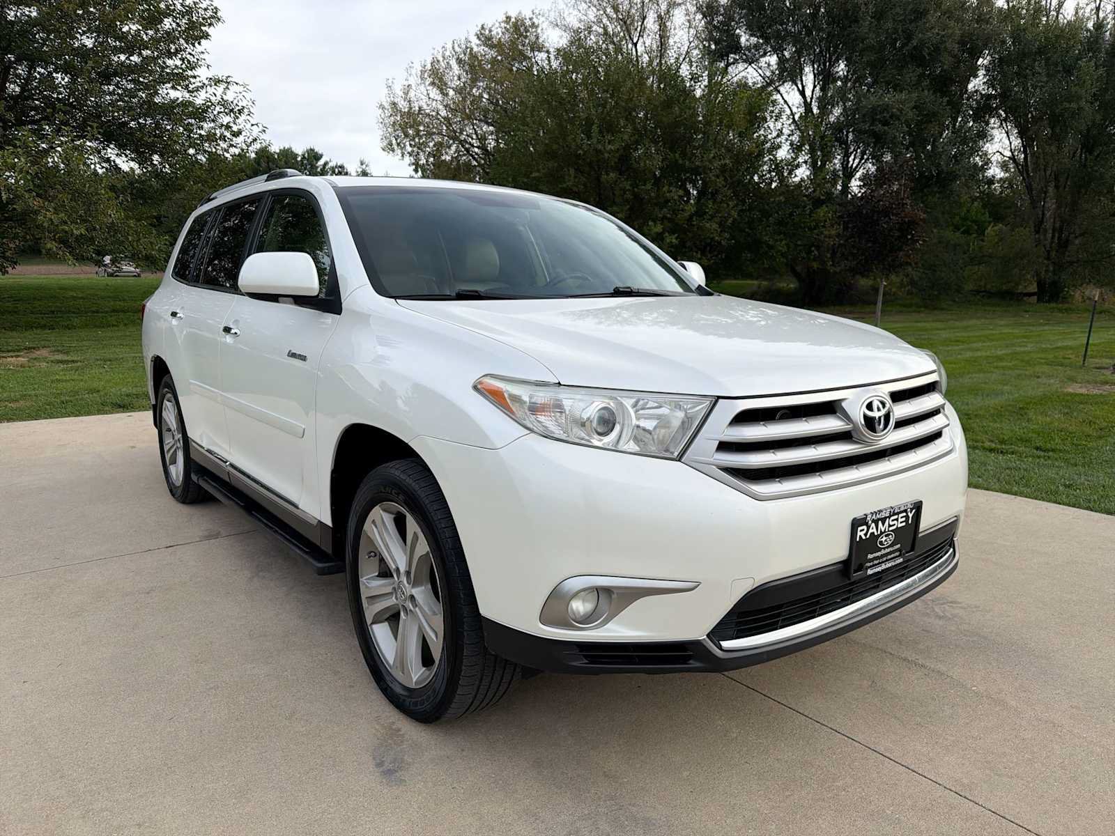 Used 2013 Toyota Highlander Limited AWD/4WD image 8