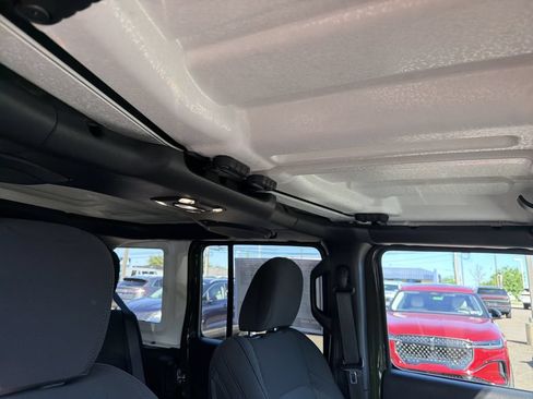Used 2023 Jeep Wrangler Unlimited w/ Cold Weather Group AWD/4WD image 21