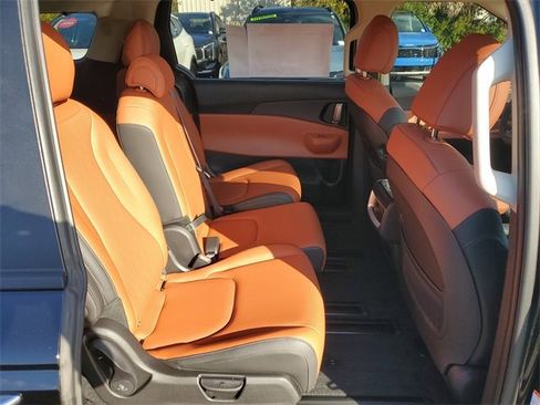 New 2026 Kia Carnival EX image 12