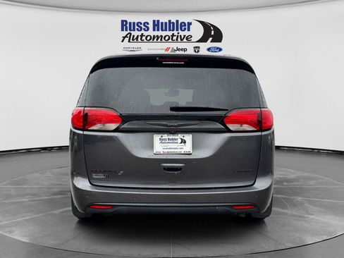 Used 2020 Chrysler Pacifica Limited w/ Advanced Safetytec Group FWD image 4