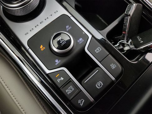 Used 2022 Kia Sorento SX image 28