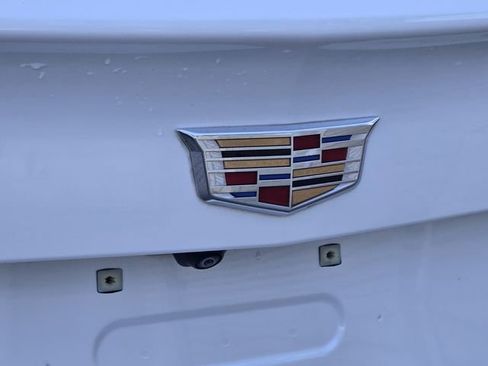 Used 2024 Cadillac XT4 Premium Luxury w/ Technology Package FWD image 10
