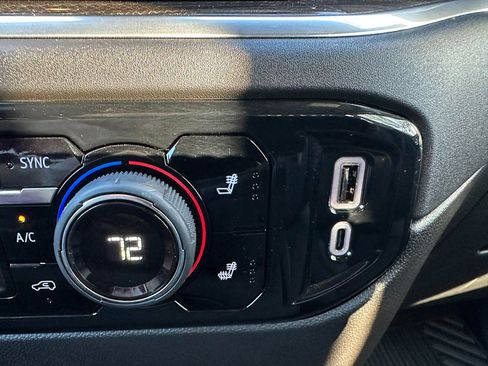 Used 2025 Chevrolet Silverado 2500 LT w/ Convenience Package image 39