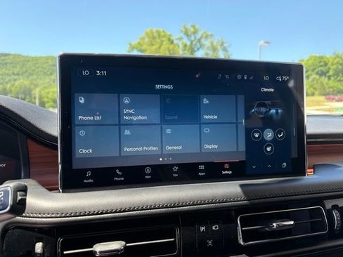 Used 2023 Lincoln Nautilus Reserve w/ Equipment Group 201A AWD/4WD image 21