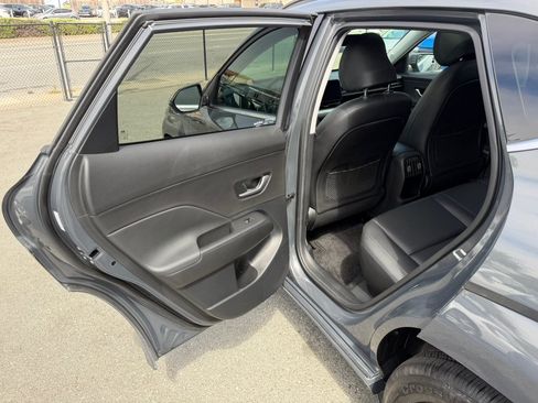 Used 2024 Hyundai Kona Limited FWD image 46
