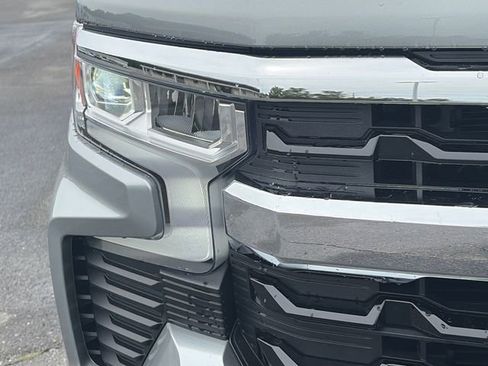 Used 2025 Chevrolet Silverado 1500 LT AWD/4WD image 13