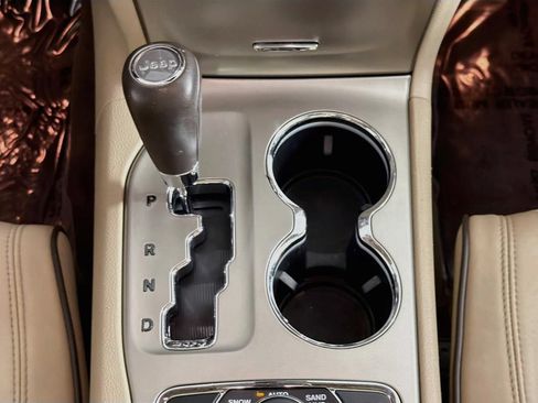 Used 2012 Jeep Grand Cherokee Overland AWD/4WD image 20