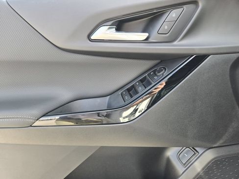 New 2026 Chevrolet Equinox LT w/ Convenience Package II FWD image 22