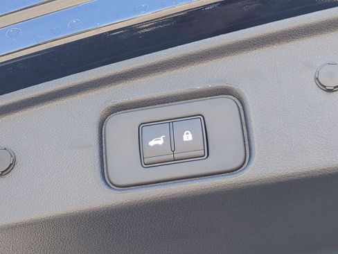 New 2026 Nissan Pathfinder SL FWD image 31