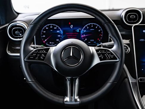 Certified 2025 Mercedes-Benz GLC 300 4MATIC image 40