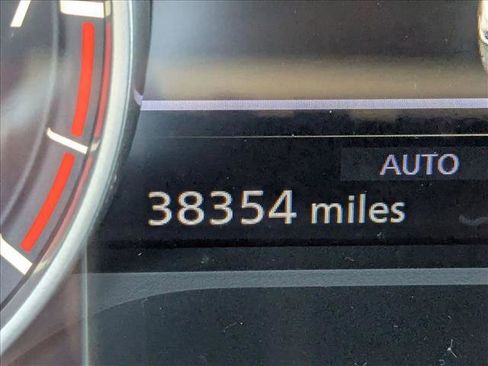 Used 2023 Nissan Rogue SV image 11