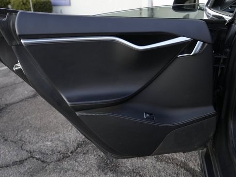 Used 2017 Tesla Model S 75D image 27