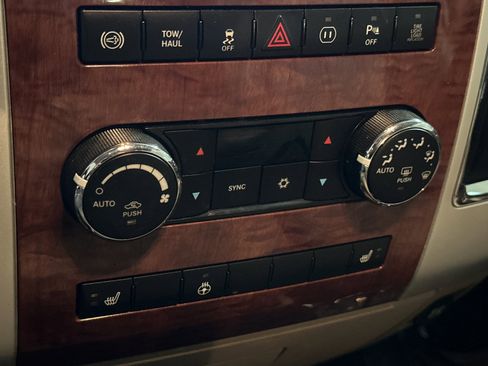 Used 2012 RAM 2500 Laramie w/ Protection Group image 18