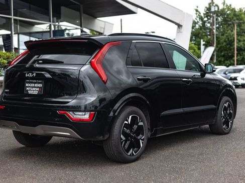Used 2023 Kia Niro Wave w/ Wave Preserve Package FWD image 7