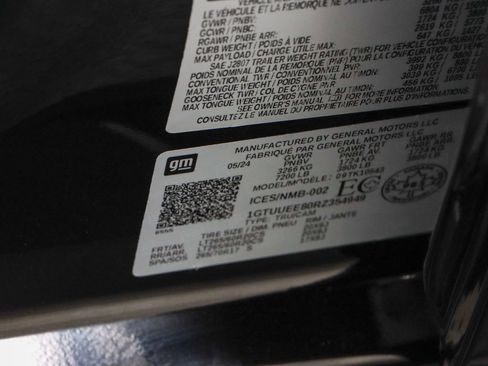 Used 2024 GMC Sierra 1500 AT4 w/ Technology Package image 36