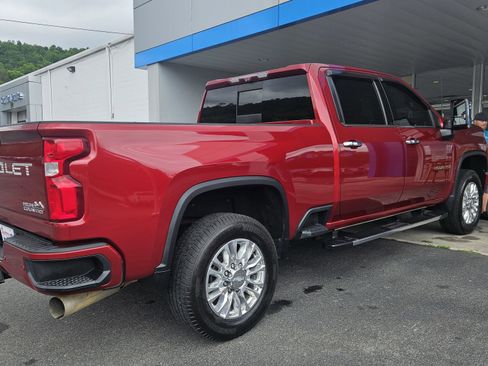 Used 2020 Chevrolet Silverado 2500 High Country w/ Technology Package AWD/4WD image 6