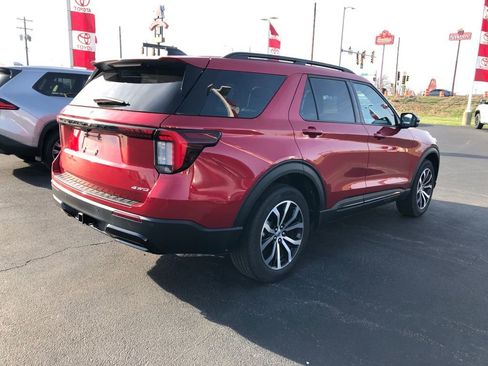 Used 2025 Ford Explorer ST-Line image 4