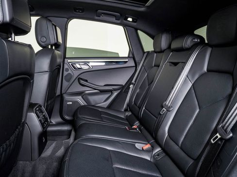 Certified 2024 Porsche Macan S AWD/4WD image 17
