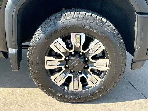 Used 2024 GMC Sierra 2500 Denali w/ Denali Reserve Package AWD/4WD image 10