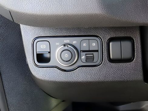 Used 2024 Mercedes-Benz Sprinter 2500 image 50