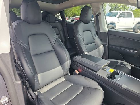 Used 2022 Tesla Model Y Performance AWD/4WD image 14