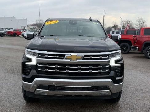 Used 2022 Chevrolet Silverado 1500 LTZ AWD/4WD image 3