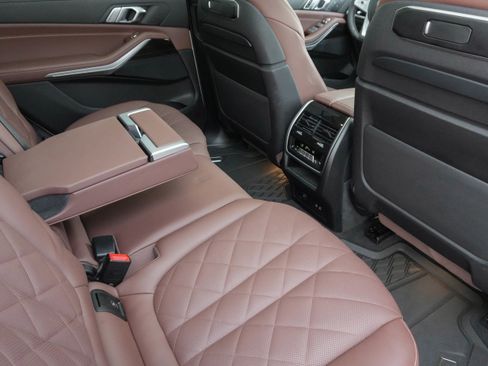 Certified 2024 BMW X7 xDrive40i w/ Climate Comfort Package image 31