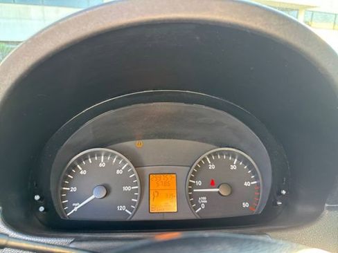 Used 2013 Mercedes-Benz Sprinter 2500 image 25