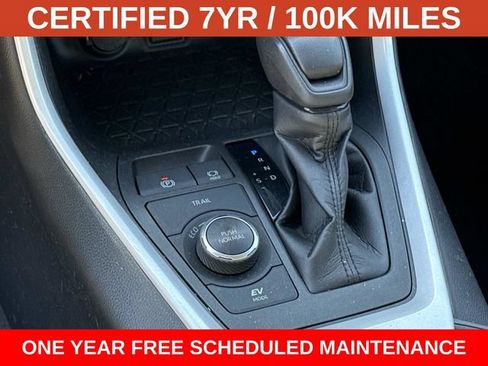 Used 2021 Toyota RAV4 XLE AWD/4WD image 22